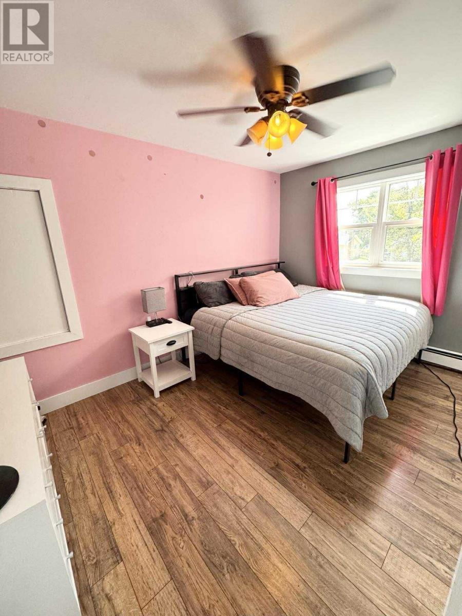 25 CHARLOTTE DRIVE - 15