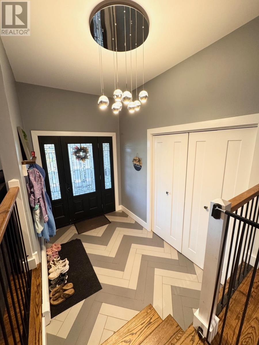 25 CHARLOTTE DRIVE - 3