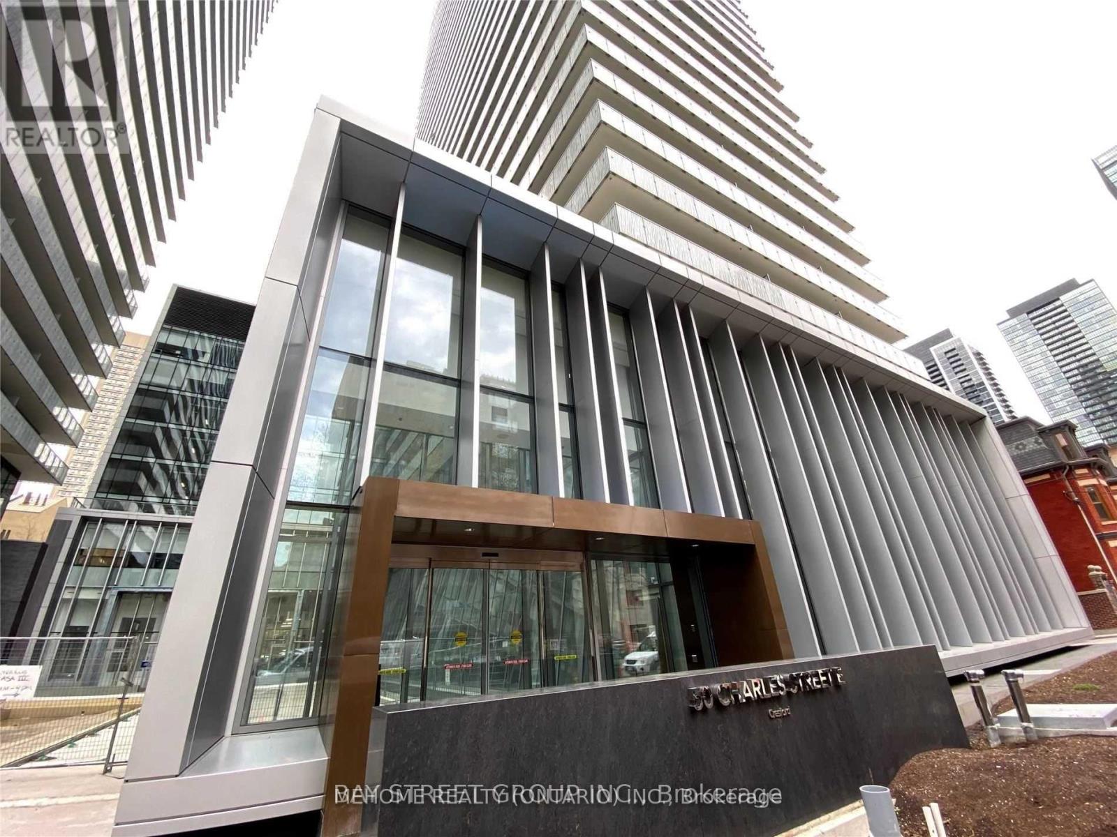 Photo 1 of 1001 50 Charles Street E, Toronto ON