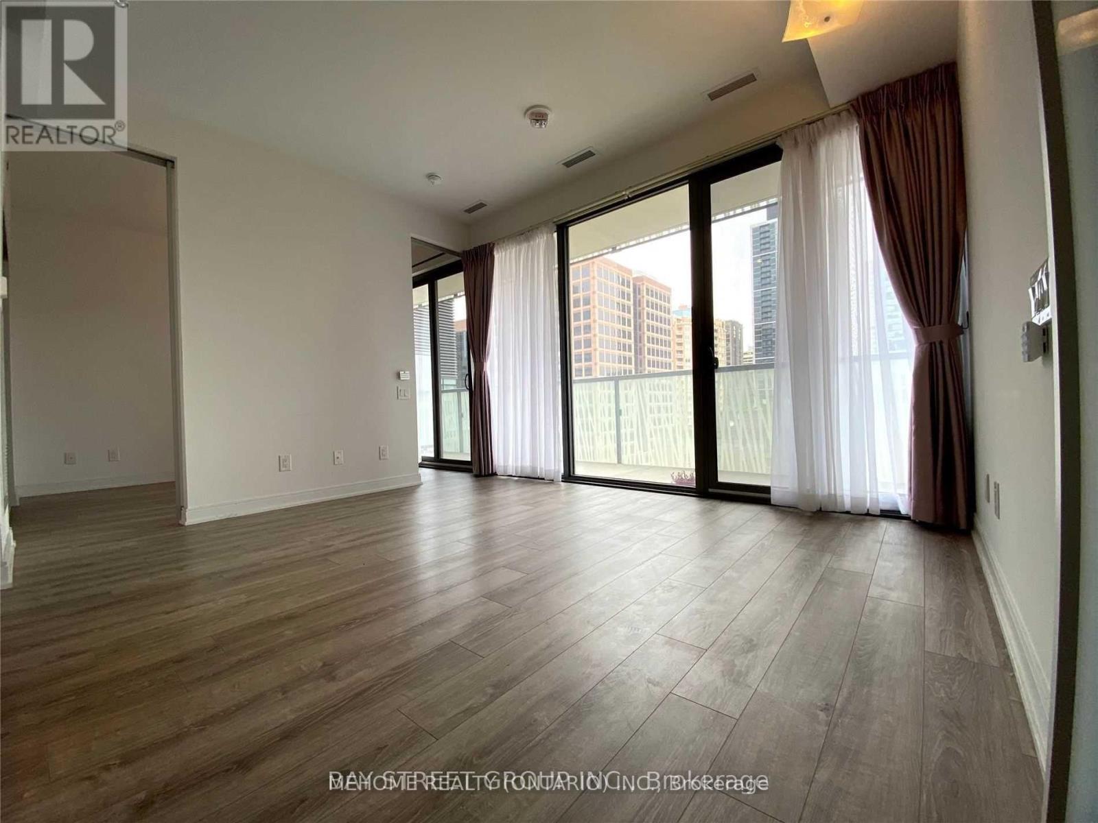 Photo 5 of 1001 50 Charles Street E, Toronto ON