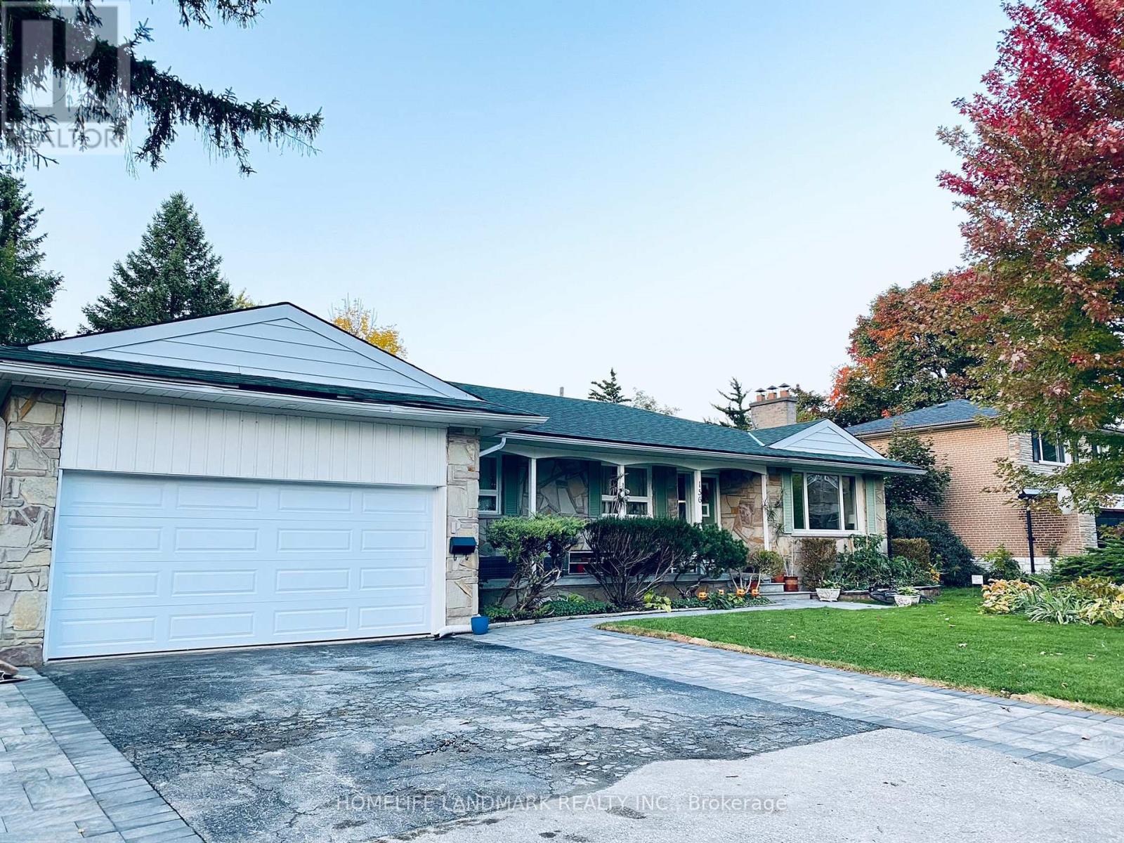 Photo 1 of Upper 156 Guildwood Parkway, Toronto ON