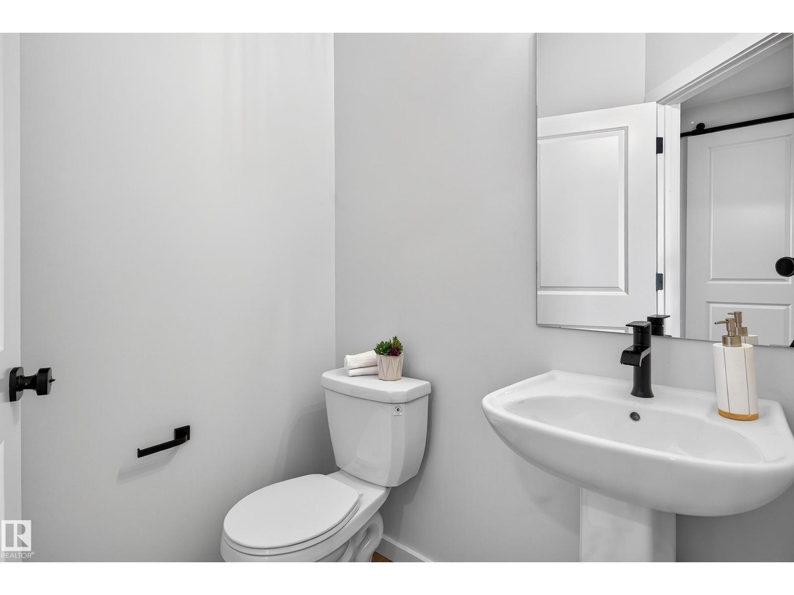 Photo 22 of 20711 24 Av Nw, Edmonton AB