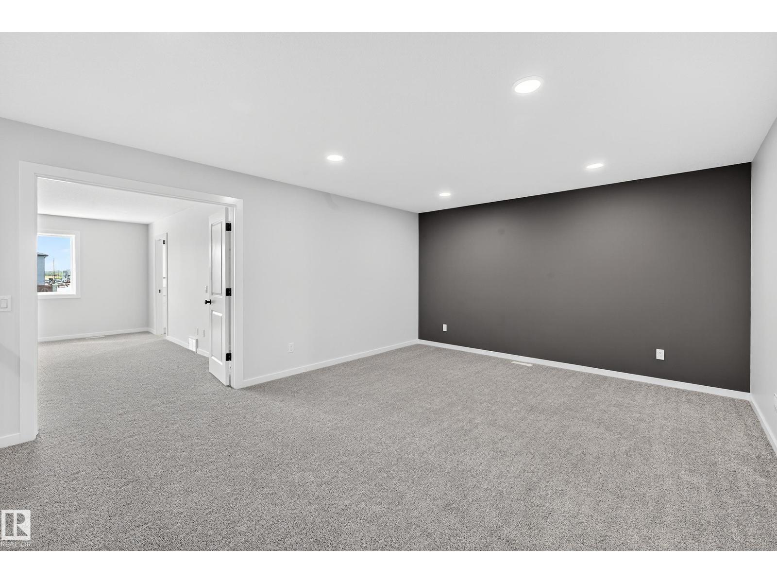 Photo 25 of 20711 24 Av Nw, Edmonton AB