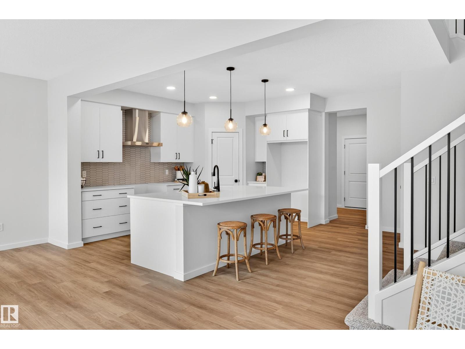 Photo 2 of 20711 24 Av Nw, Edmonton AB