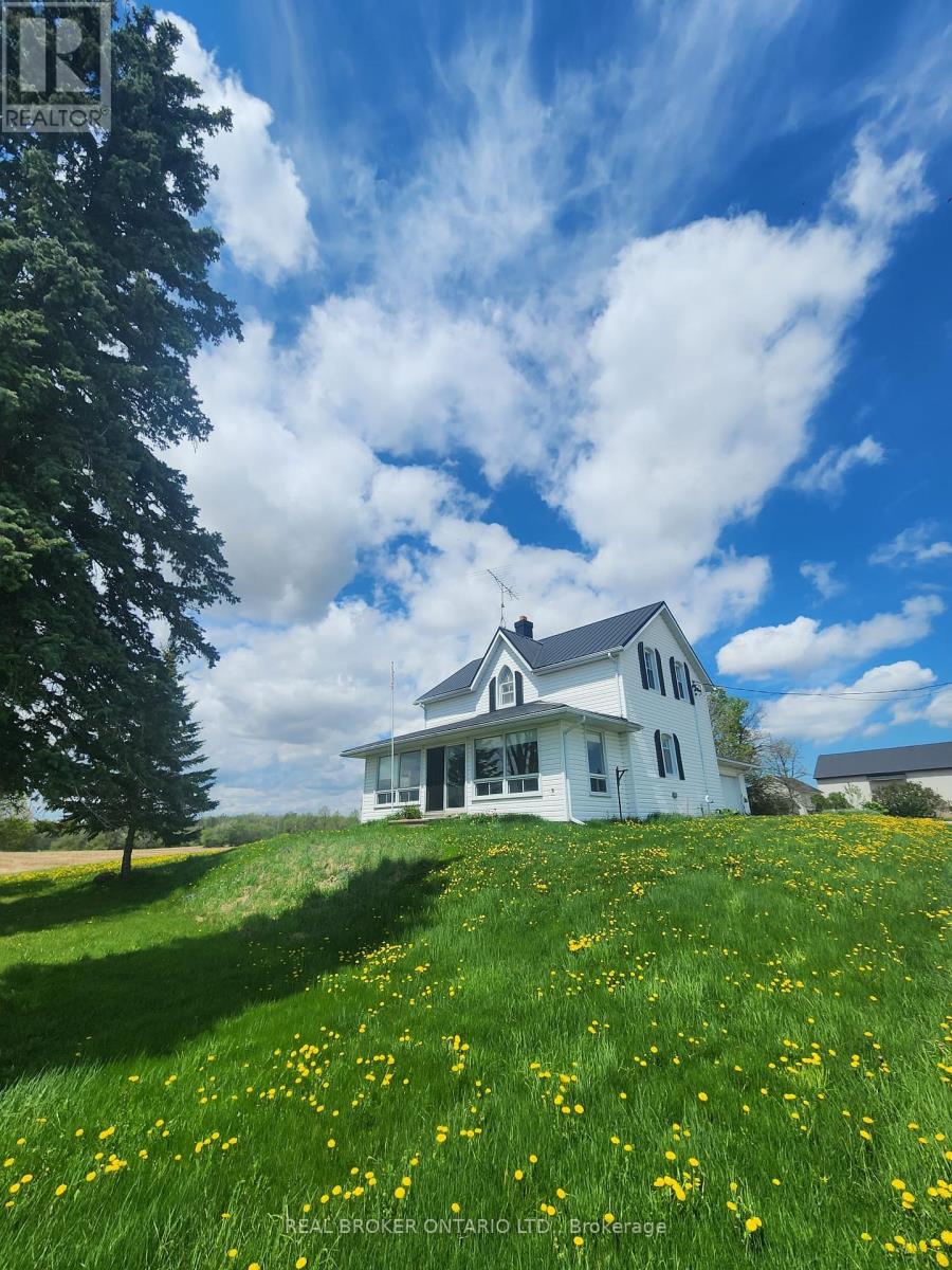 Photo 1 of 2528 9th Line, Innisfil ON