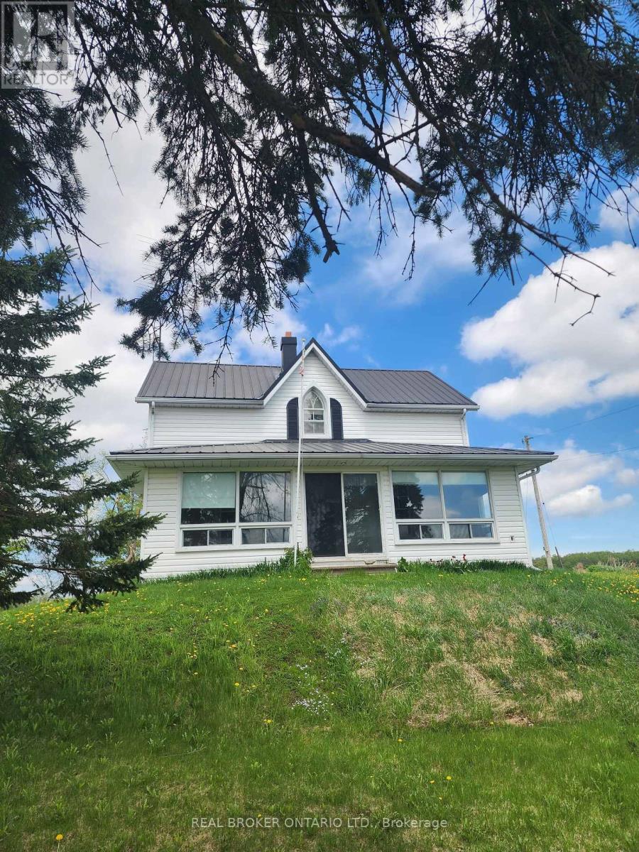 Photo 3 of 2528 9th Line, Innisfil ON