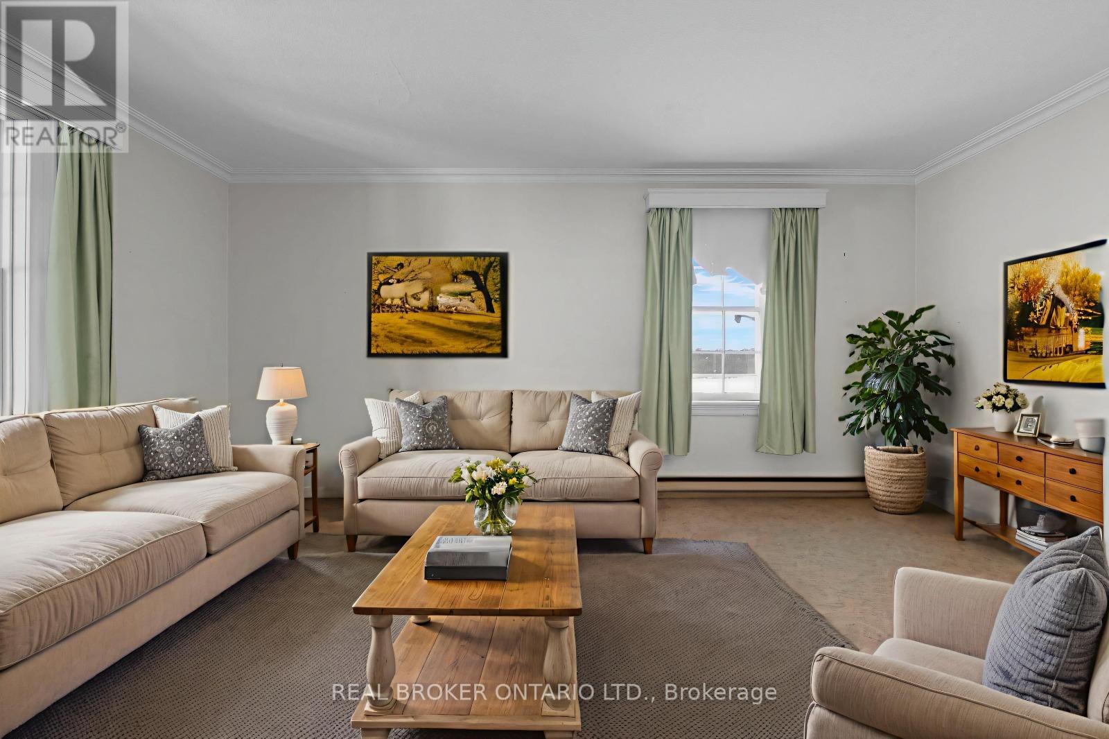 Photo 4 of 2528 9th Line, Innisfil ON