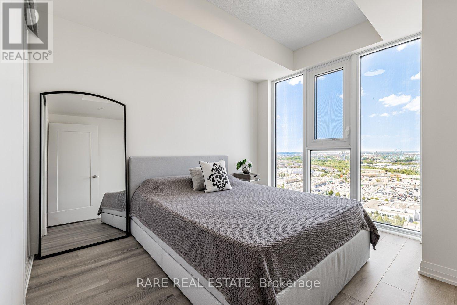 Photo 4 of 2110 9000 Jane Street, Vaughan ON