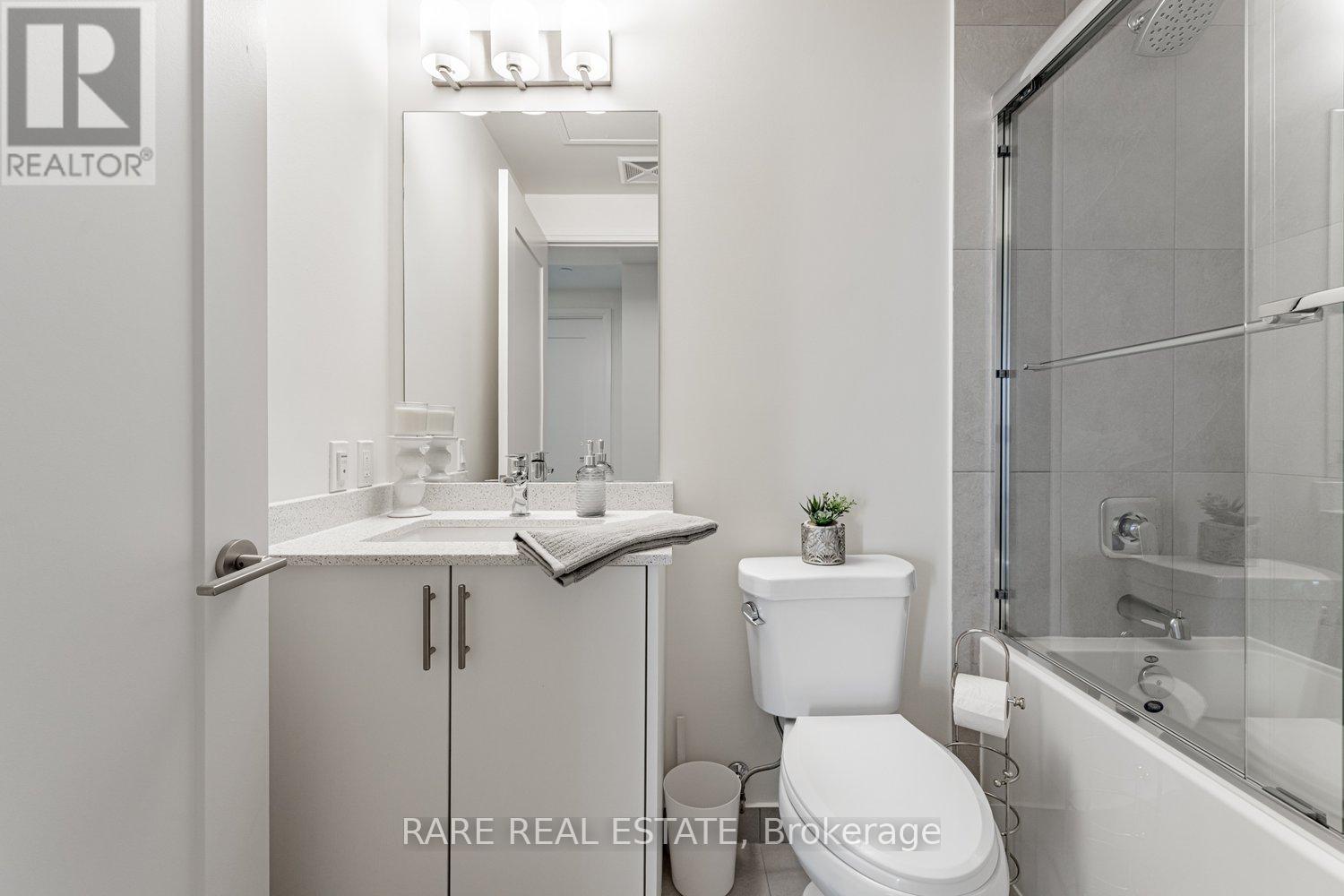 Photo 8 of 2110 9000 Jane Street, Vaughan ON