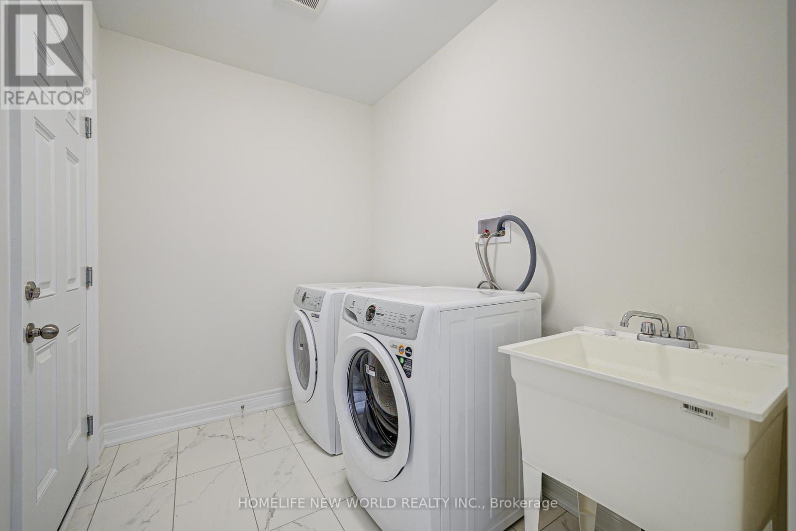Photo 29 of 120 Kenneth Rogers Crescent, East Gwillimbury ON