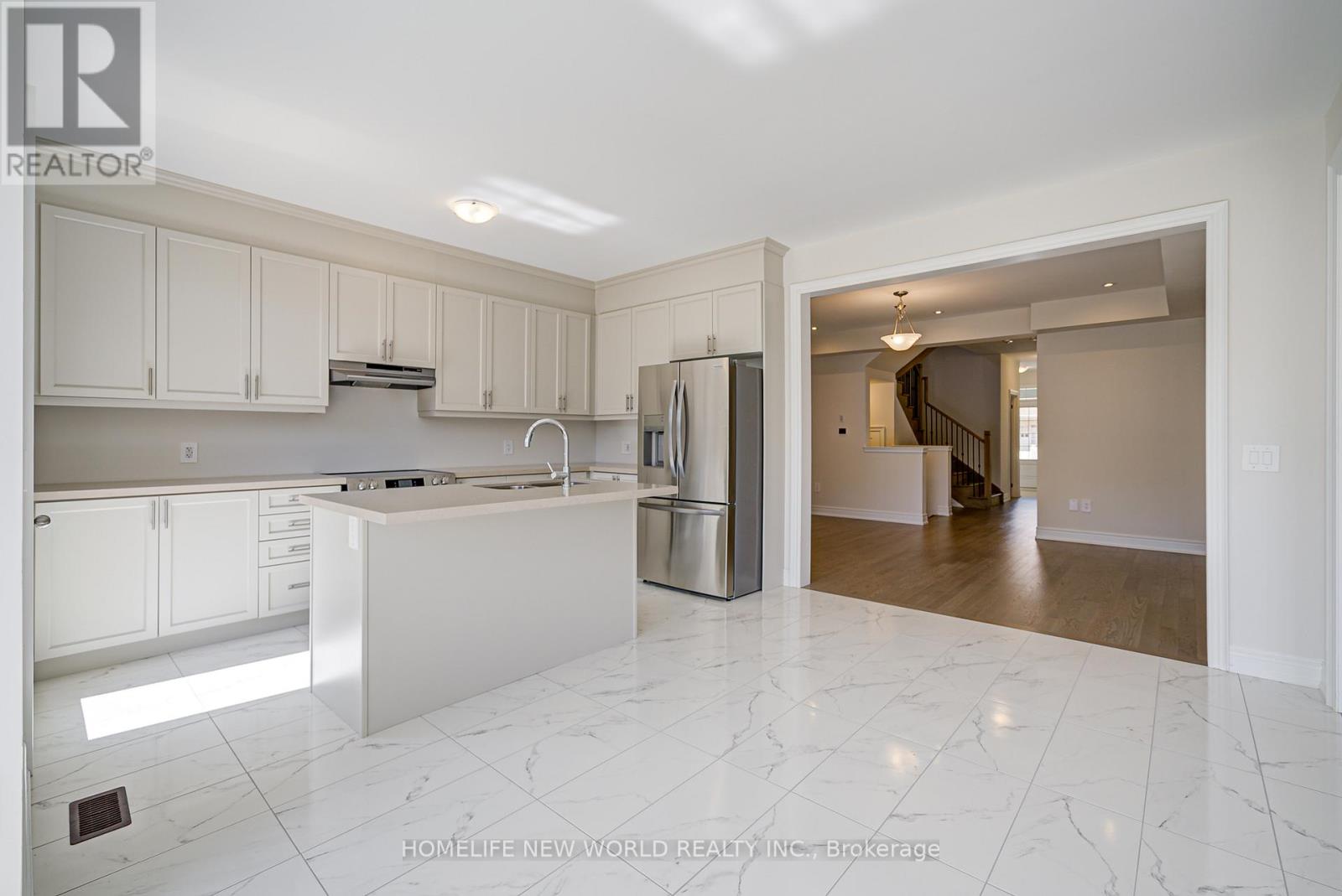 Photo 50 of 120 Kenneth Rogers Crescent, East Gwillimbury ON