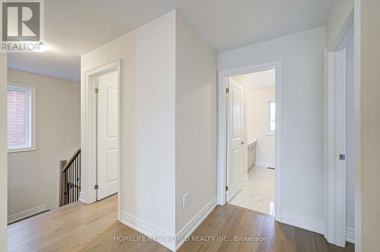 Photo 38 of 120 Kenneth Rogers Crescent, East Gwillimbury ON