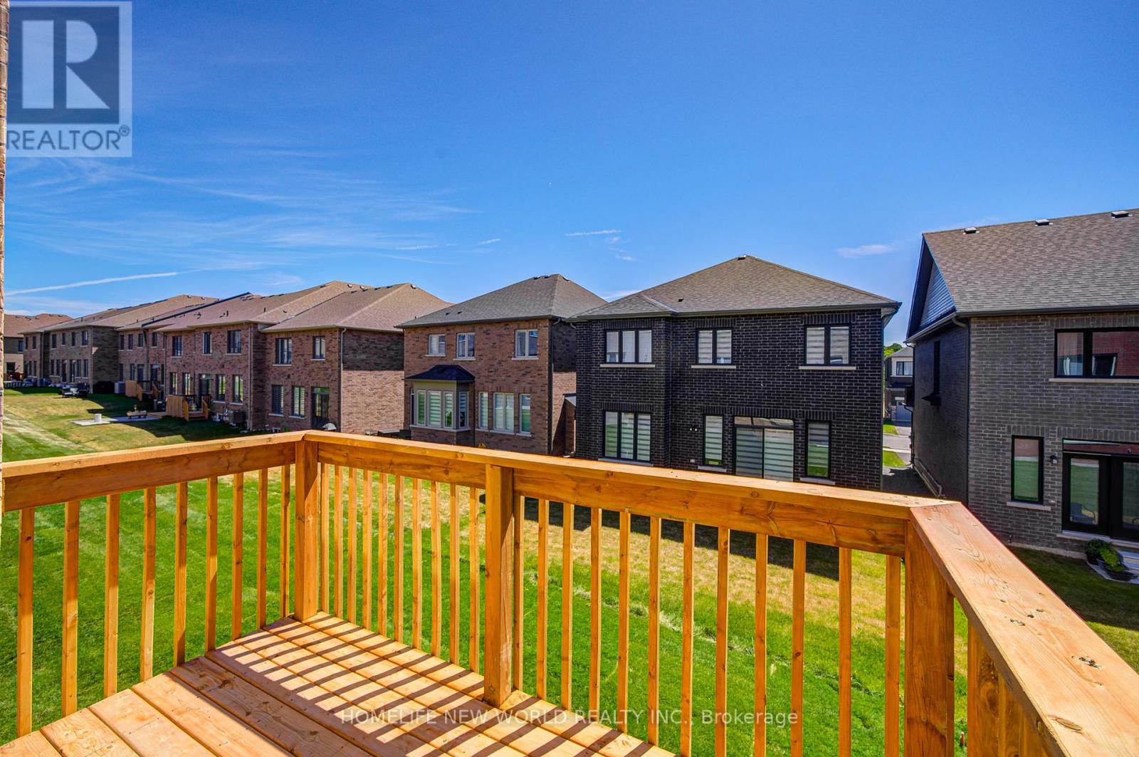 Photo 33 of 120 Kenneth Rogers Crescent, East Gwillimbury ON