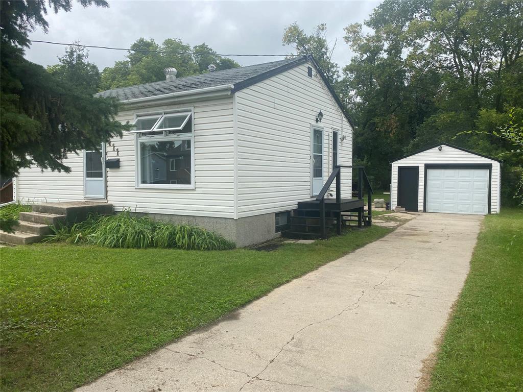 Photo 3 of 111 Worthington Avenue, Winnipeg MB
