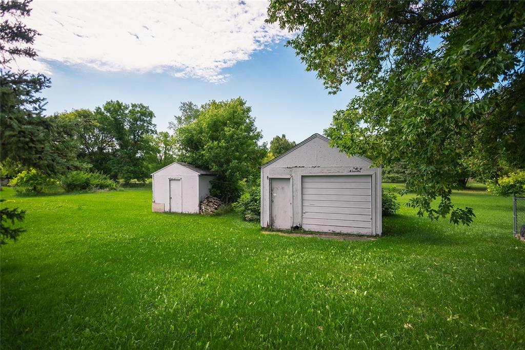 Photo 7 of 901 Colville Road, East Selkirk MB
