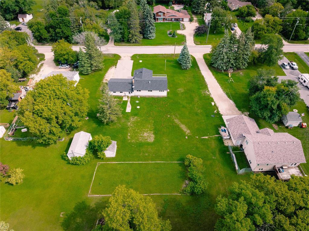 Photo 25 of 901 Colville Road, East Selkirk MB
