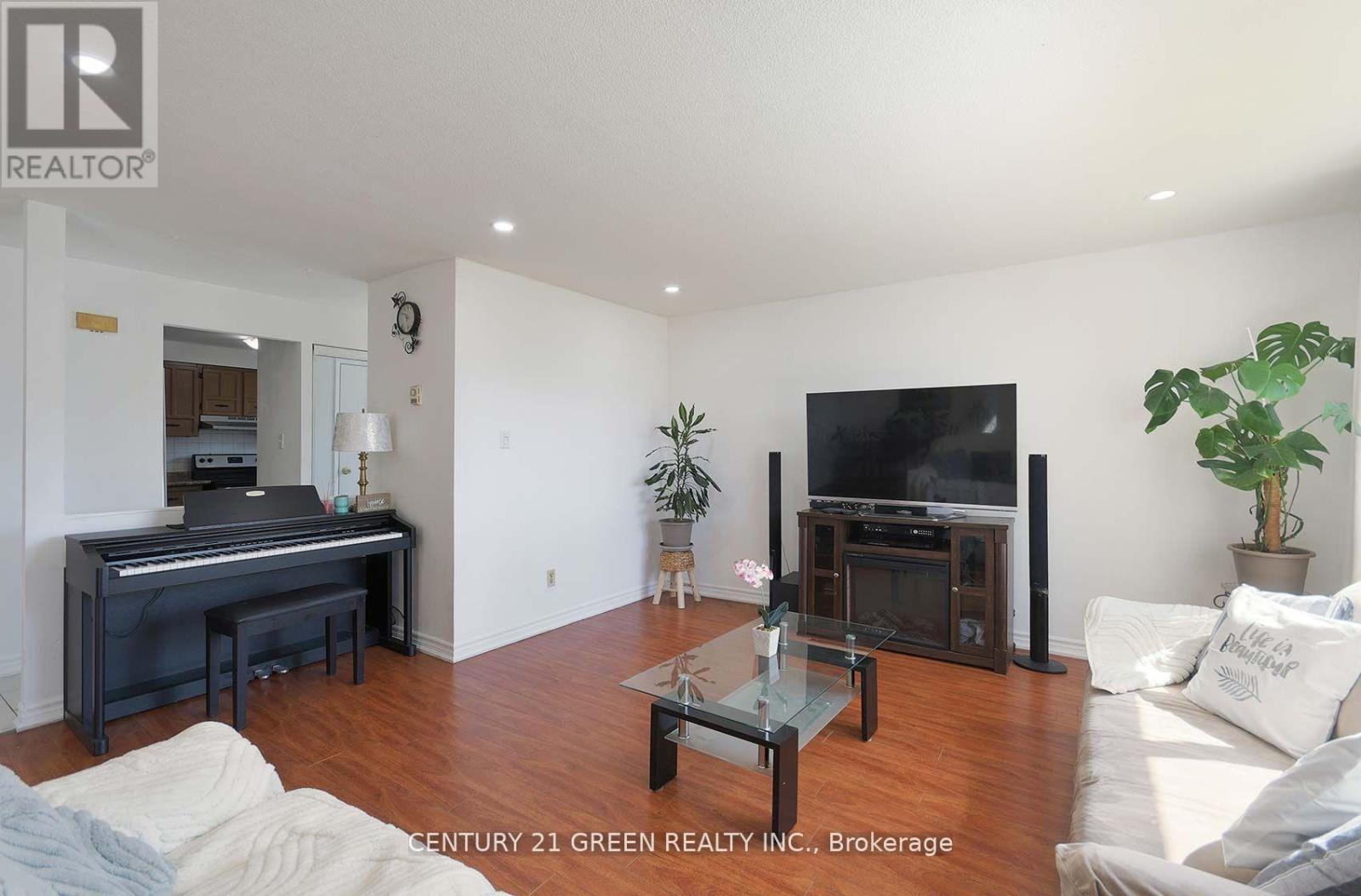 Photo 24 of 114 3040 Constitution Boulevard, Mississauga ON
