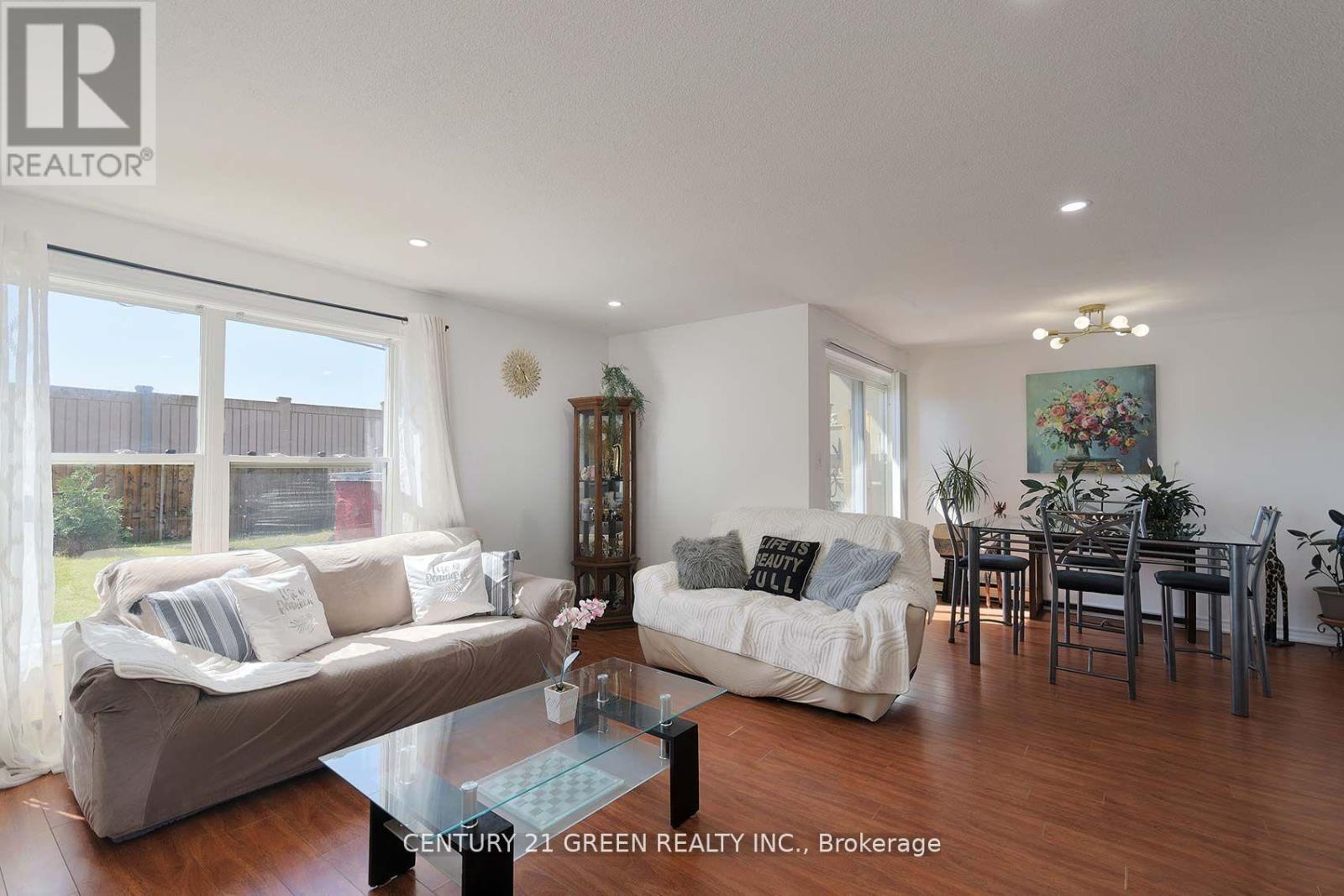 Photo 22 of 114 3040 Constitution Boulevard, Mississauga ON