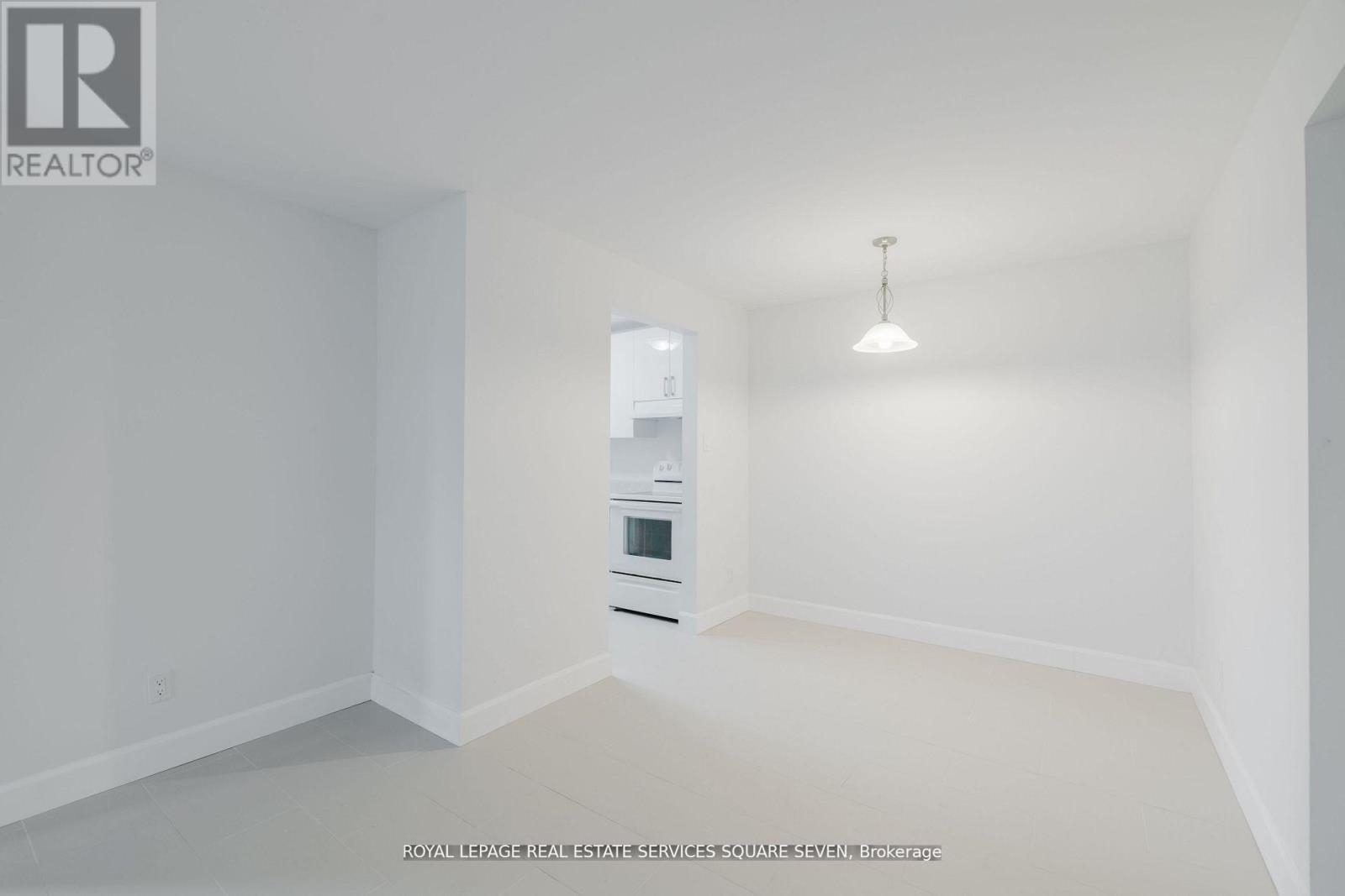 Photo 10 of 65 1096 Jalna Boulevard, London South ON