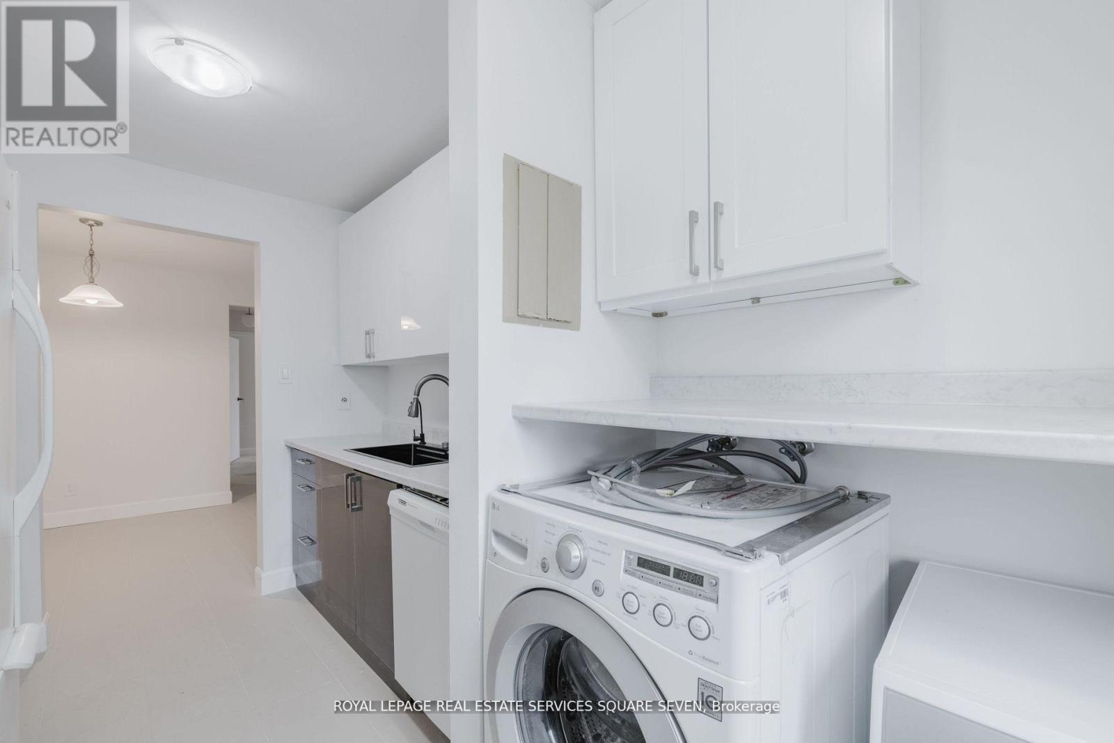 Photo 16 of 65 1096 Jalna Boulevard, London South ON