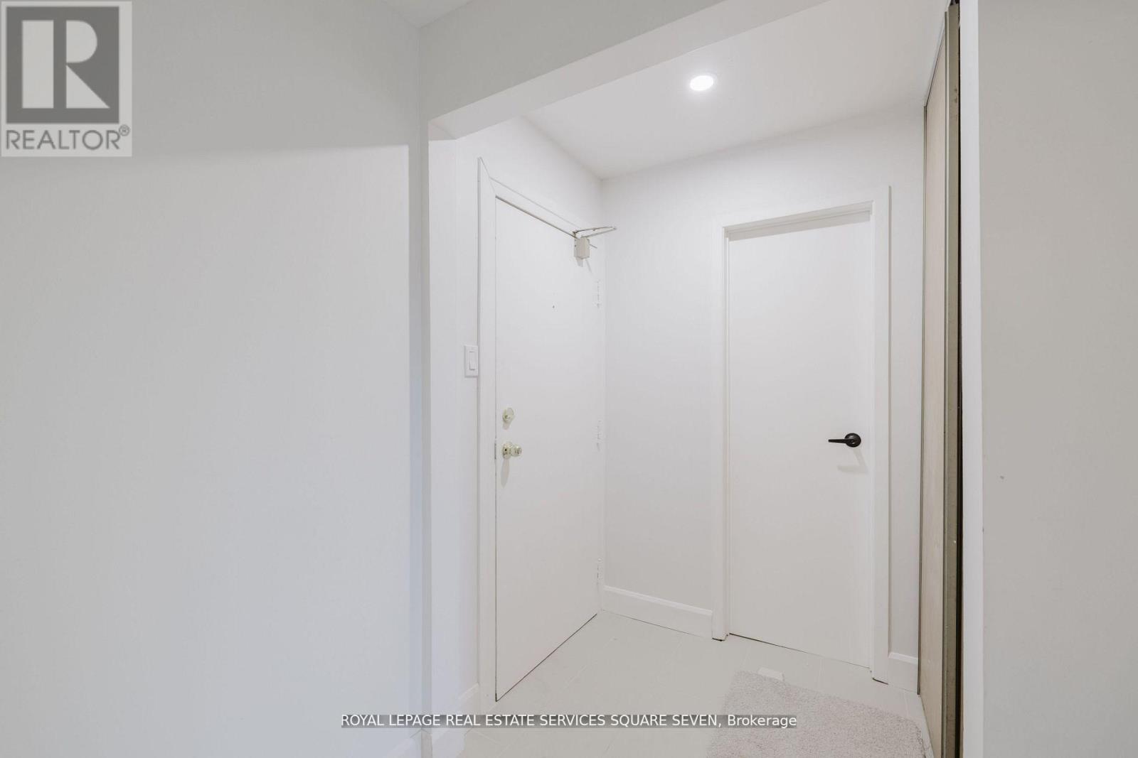 Photo 5 of 65 1096 Jalna Boulevard, London South ON