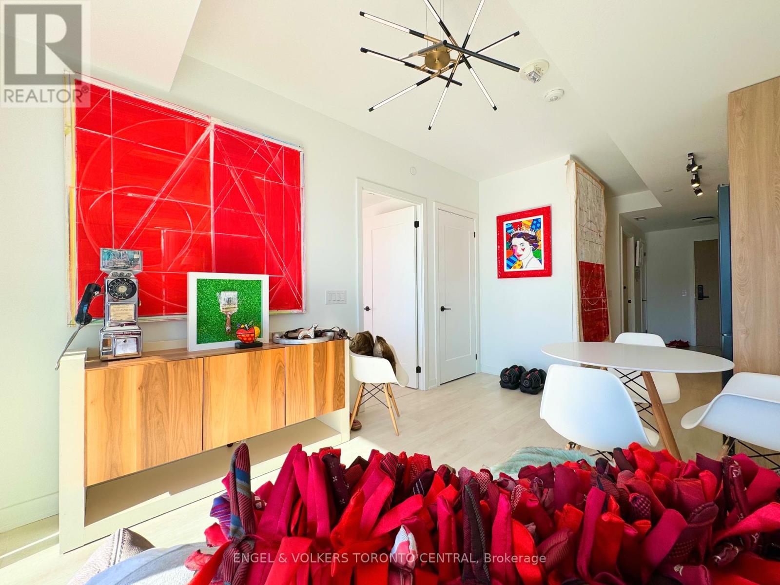 Photo 8 of 514 5 Defries Street, Toronto ON