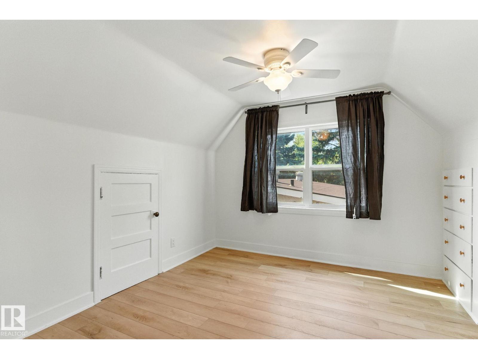 Photo 16 of 12509 81 St Nw, Edmonton AB