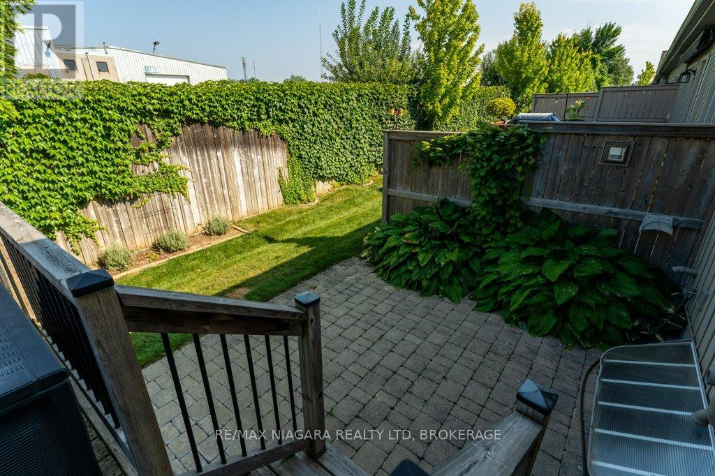 Photo 33 of 34 Blossom Common, St Catharines ON
