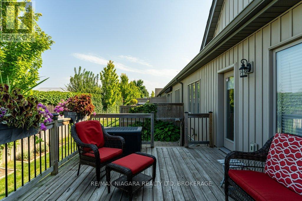 Photo 35 of 34 Blossom Common, St Catharines ON