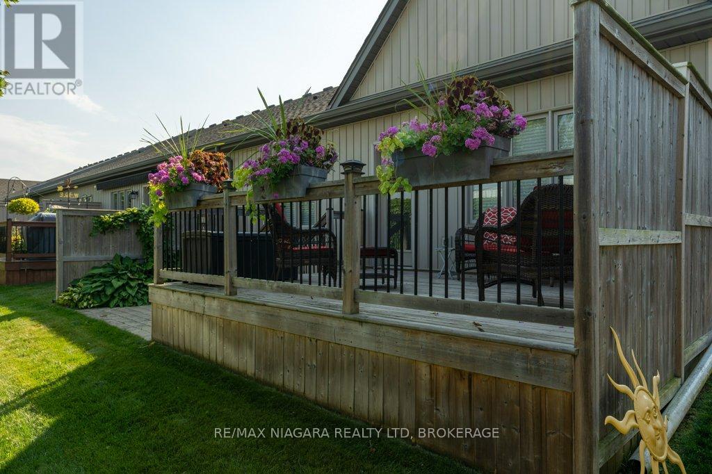 Photo 30 of 34 Blossom Common, St Catharines ON