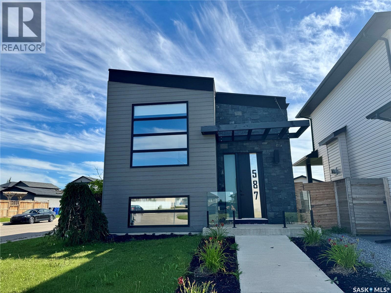Single Family House Bi-level for Sale in  Kloppenburg CRESCENT Saskatoon 