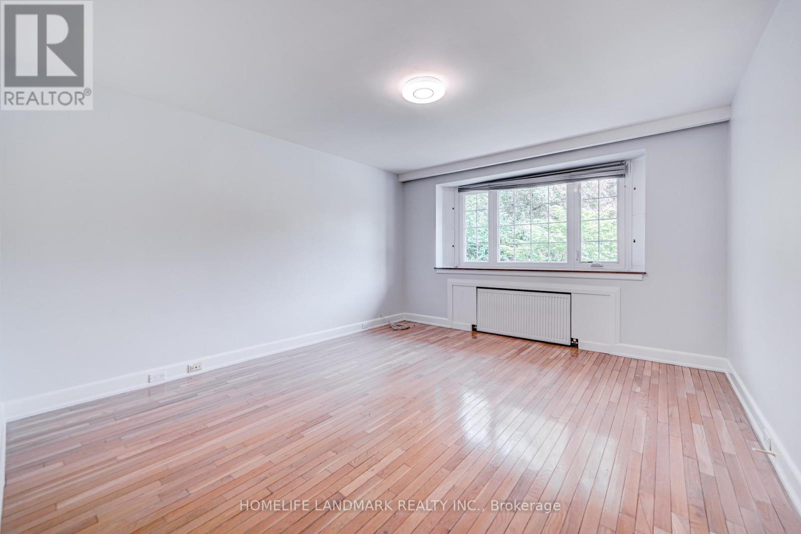 Photo 12 of 60 Fifeshire Road, Toronto ON