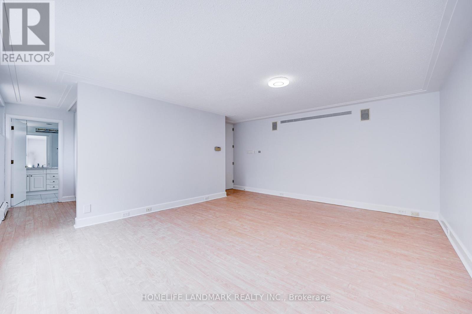 Photo 20 of 60 Fifeshire Road, Toronto ON
