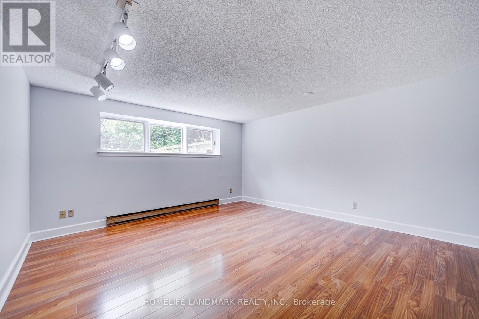 Photo 22 of 60 Fifeshire Road, Toronto ON