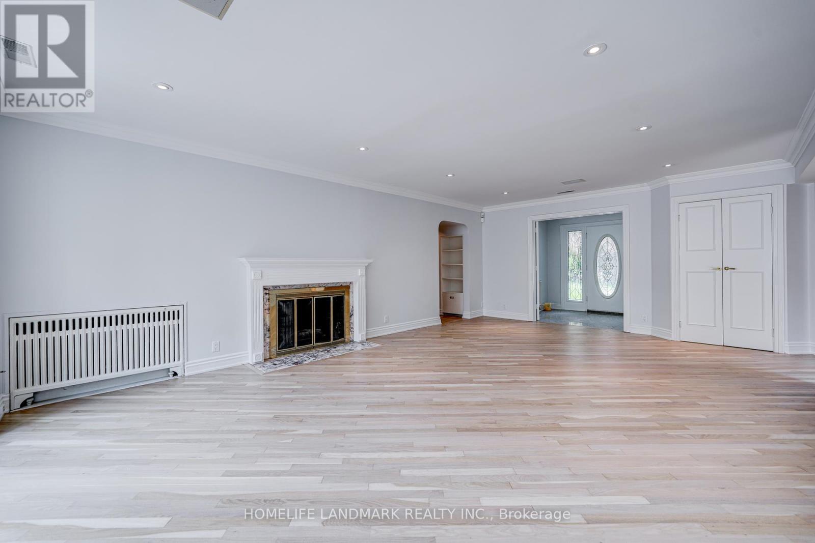 Photo 5 of 60 Fifeshire Road, Toronto ON