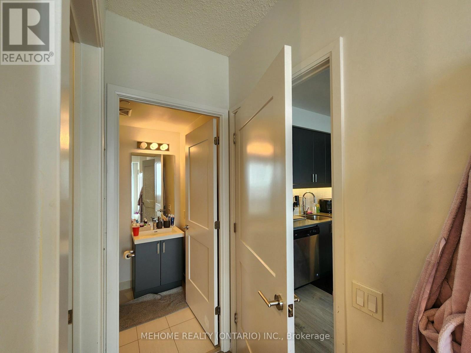 Photo 7 of 2102 7895 Jane Street E, Vaughan ON