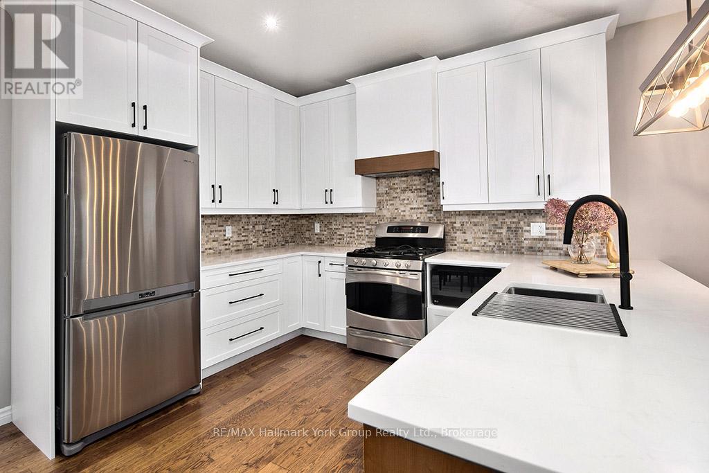 Photo 14 of 34 Davis Street, Collingwood ON
