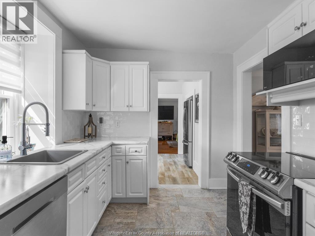 Photo 11 of 1203 Seacliff Drive East, Kingsville ON