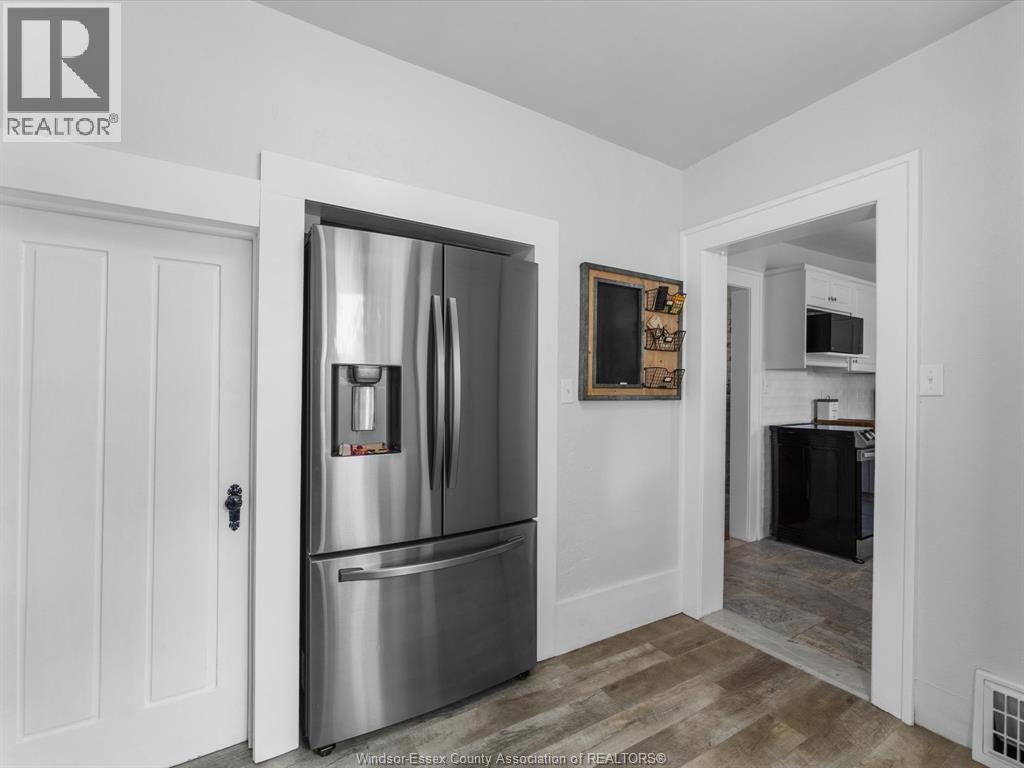 Photo 13 of 1203 Seacliff Drive East, Kingsville ON
