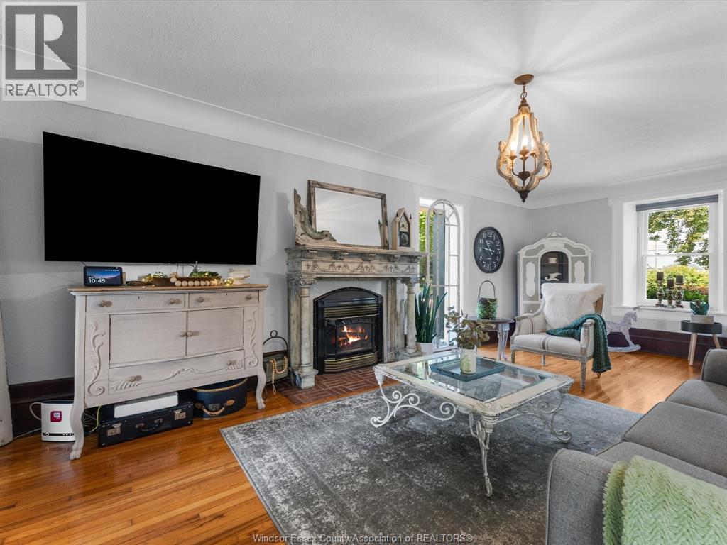 Photo 15 of 1203 Seacliff Drive East, Kingsville ON