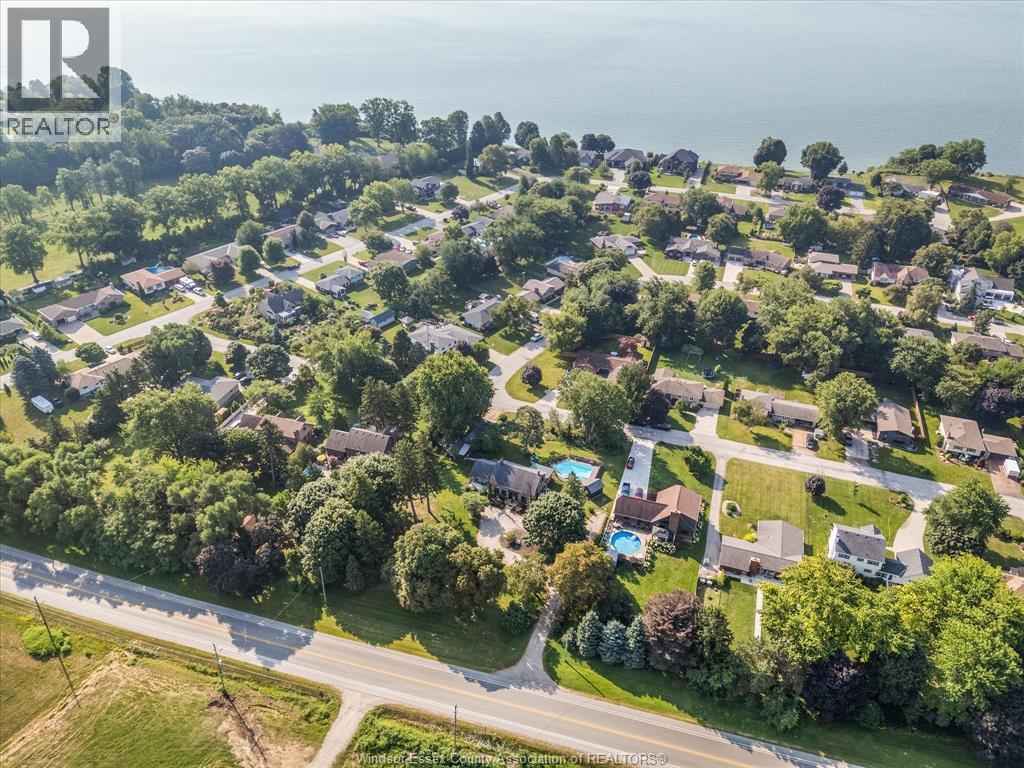 Photo 46 of 1203 Seacliff Drive East, Kingsville ON