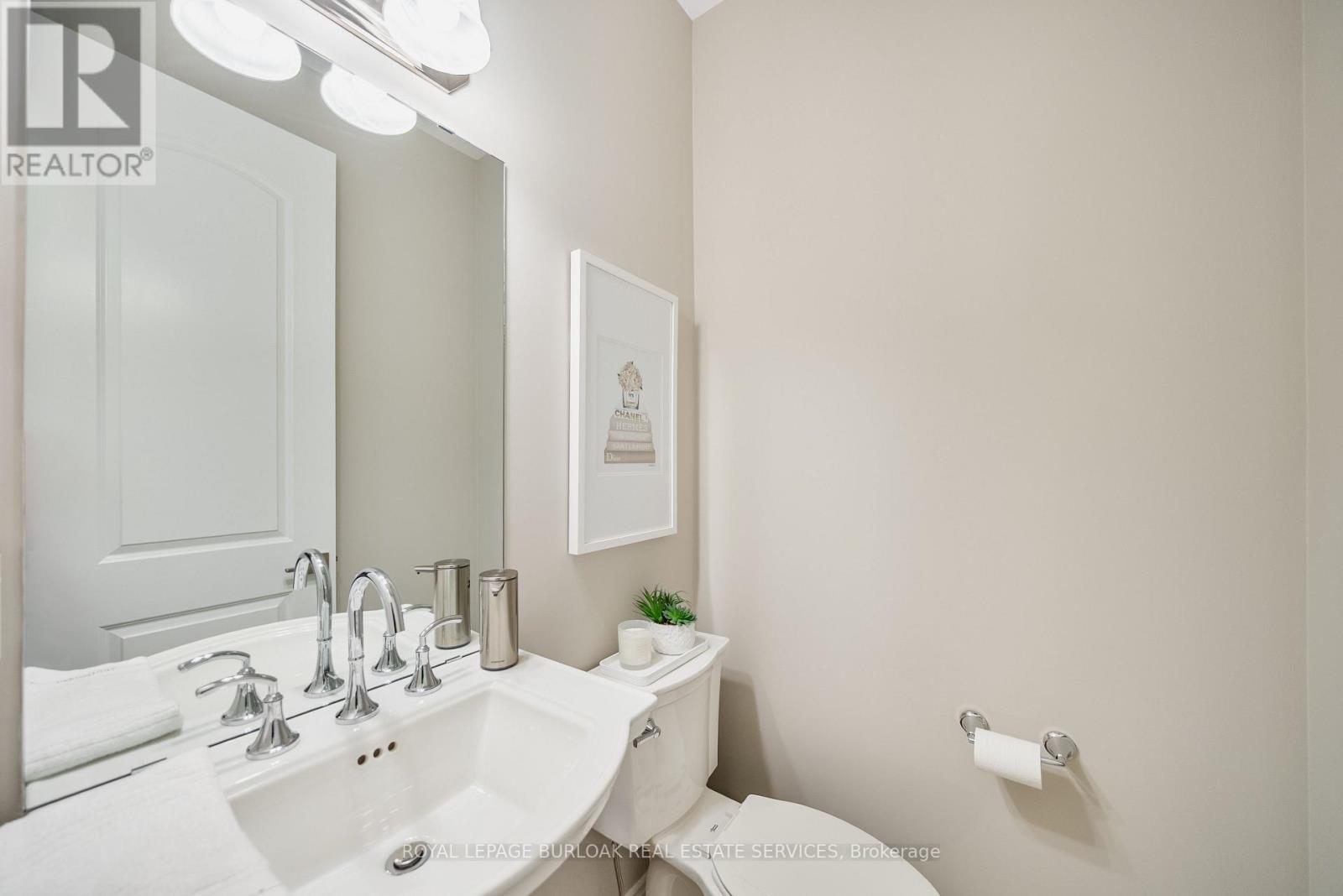 Photo 25 of 8 2362 New Street, Burlington ON