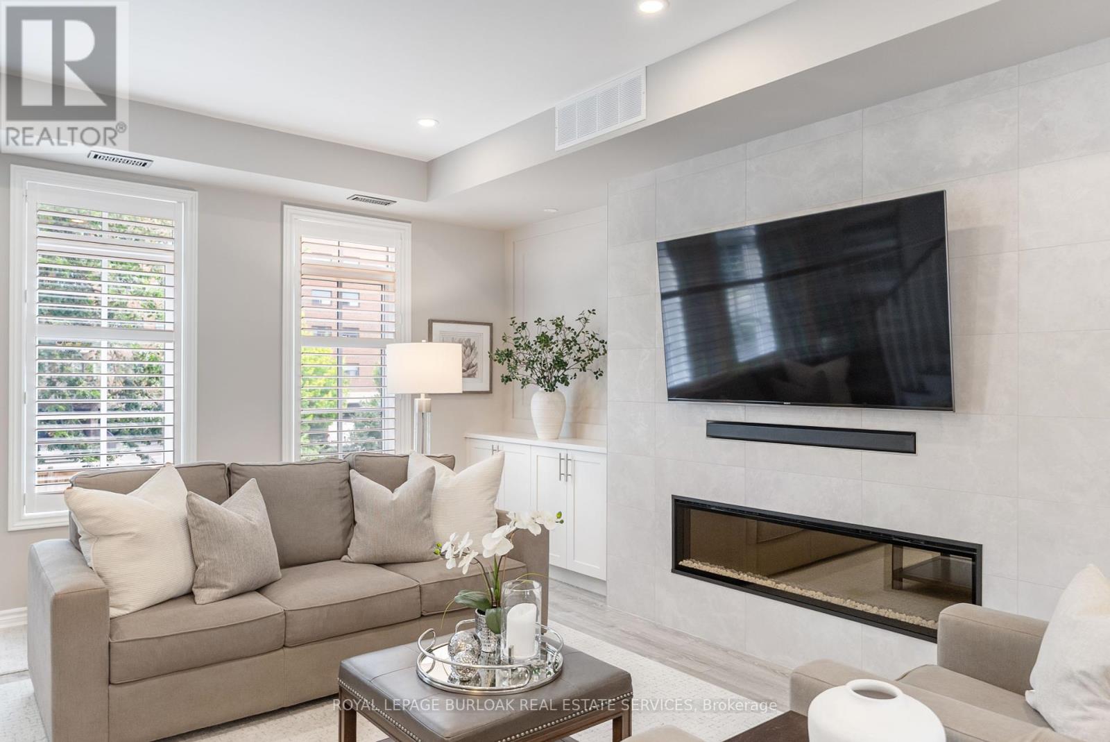 Photo 1 of 8 2362 New Street, Burlington ON