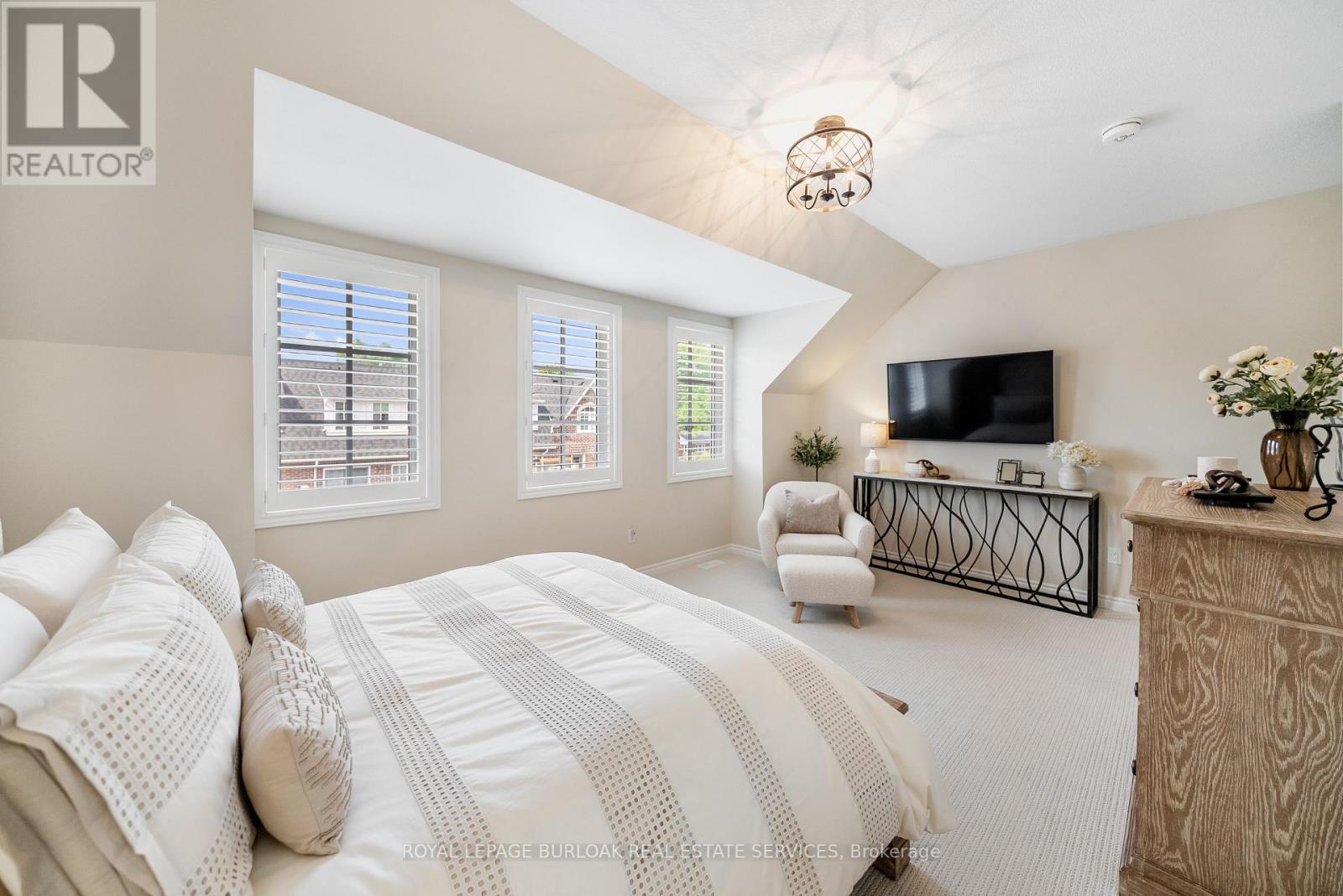 Photo 21 of 8 2362 New Street, Burlington ON