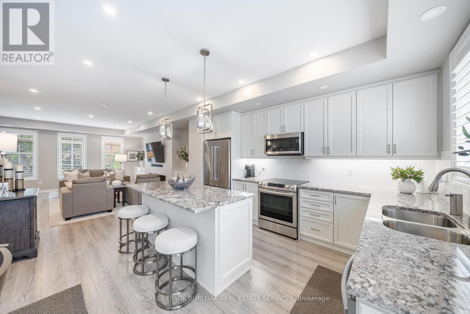 Photo 20 of 8 2362 New Street, Burlington ON