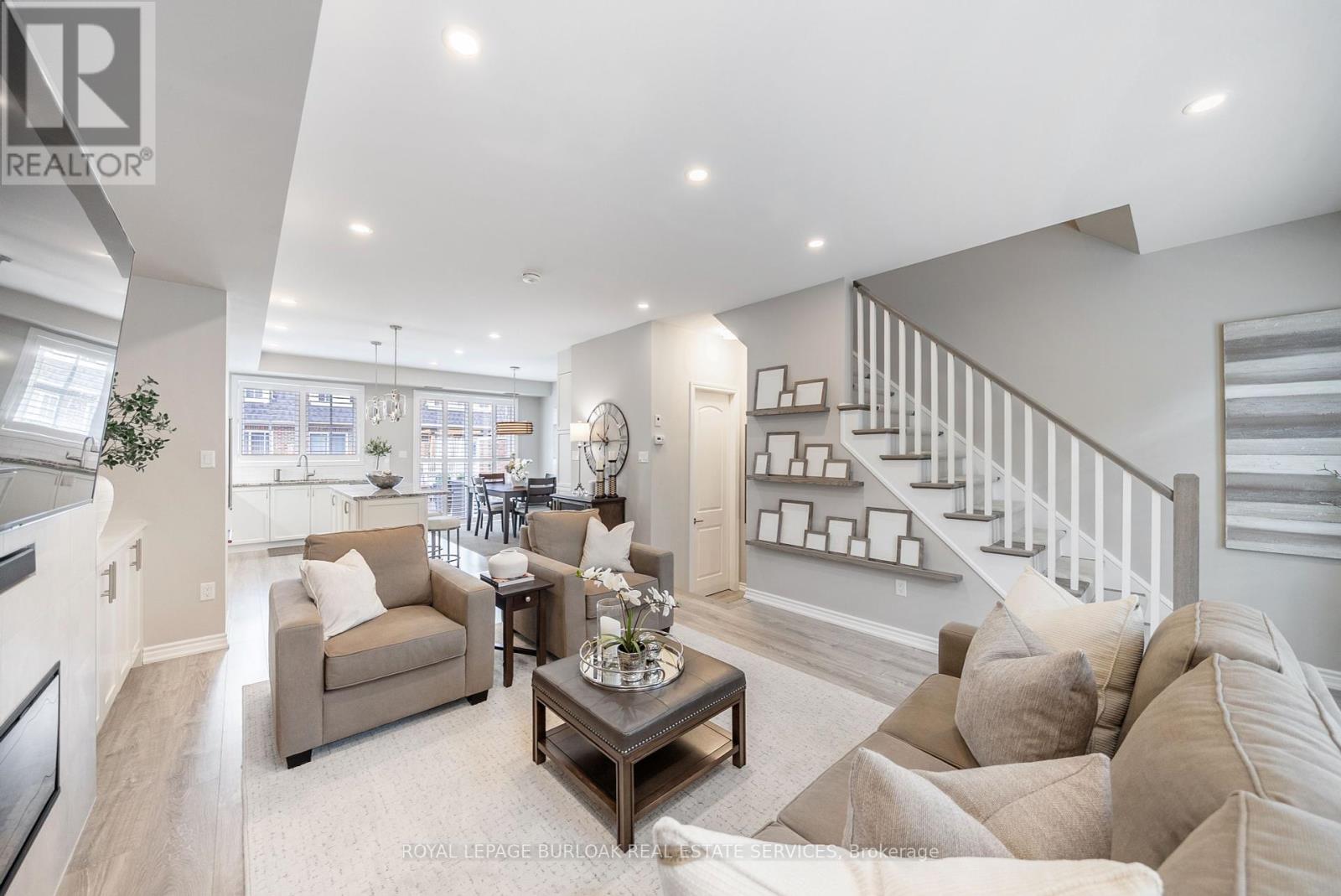 Photo 28 of 8 2362 New Street, Burlington ON