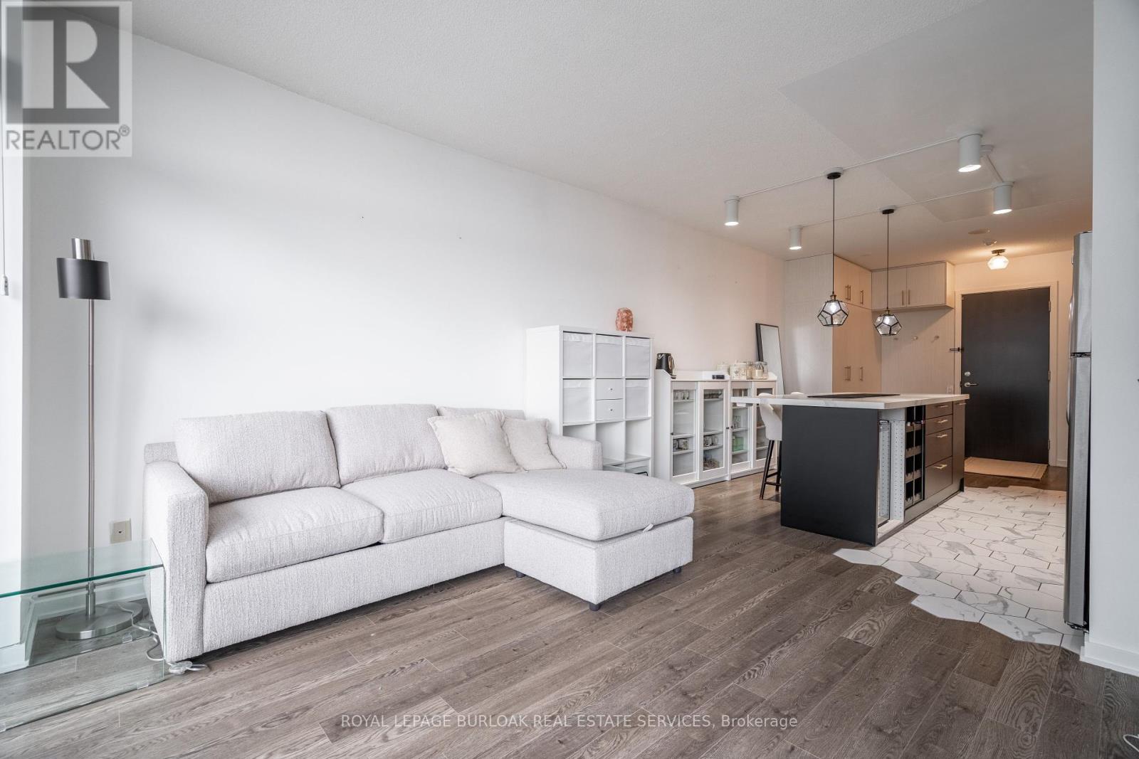 Photo 5 of 1514 105 The Queensway, Toronto ON