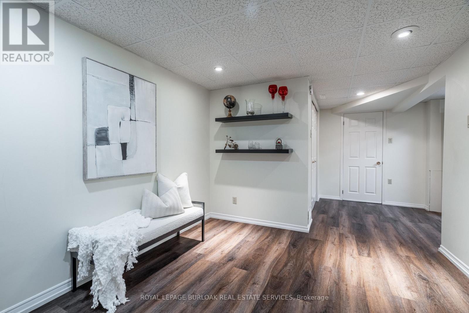 Photo 12 of 522 Roseheath Drive, Milton ON