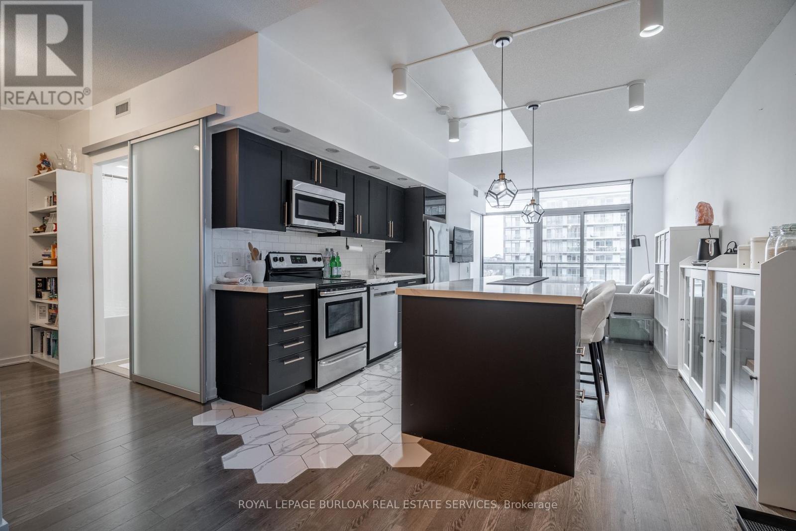 Photo 6 of 1514 105 The Queensway, Toronto ON