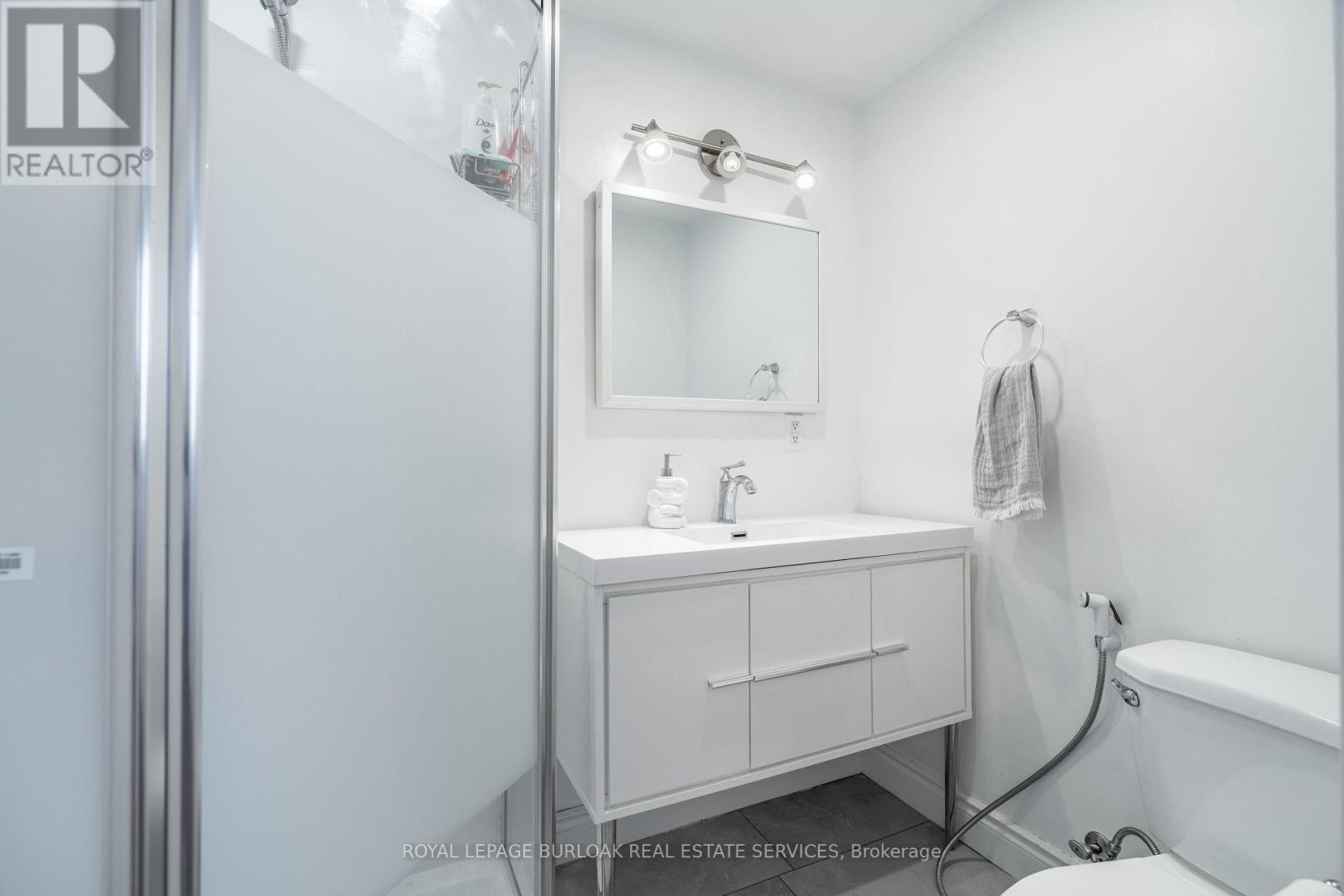 Photo 26 of 522 Roseheath Drive, Milton ON